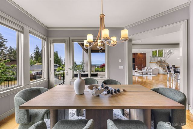 8451 SE 44th Street, Mercer Island, WA 98040