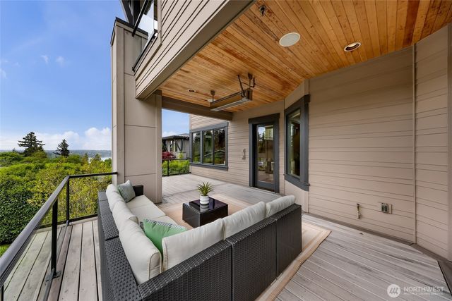 8451 SE 44th Street, Mercer Island, WA 98040