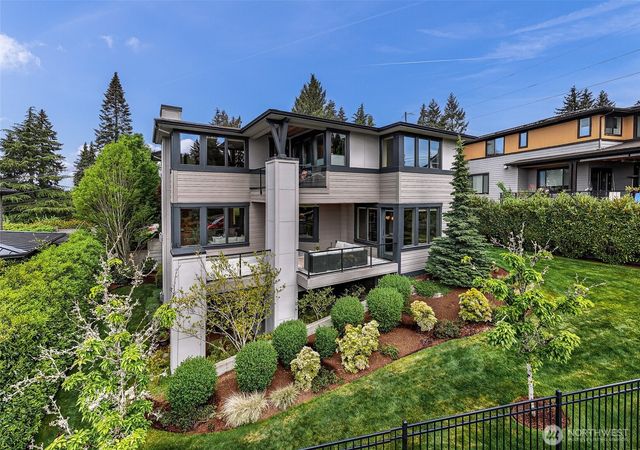 8451 SE 44th Street, Mercer Island, WA 98040