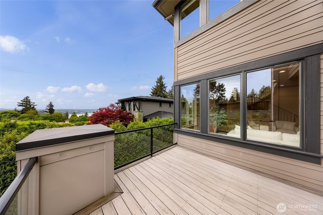 8451 SE 44th Street, Mercer Island, WA 98040
