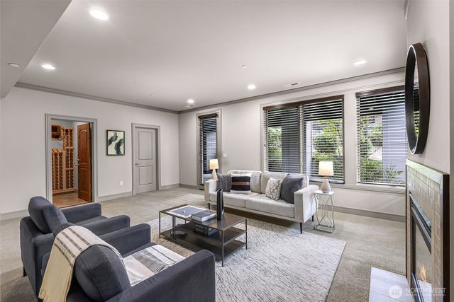 8451 SE 44th Street, Mercer Island, WA 98040
