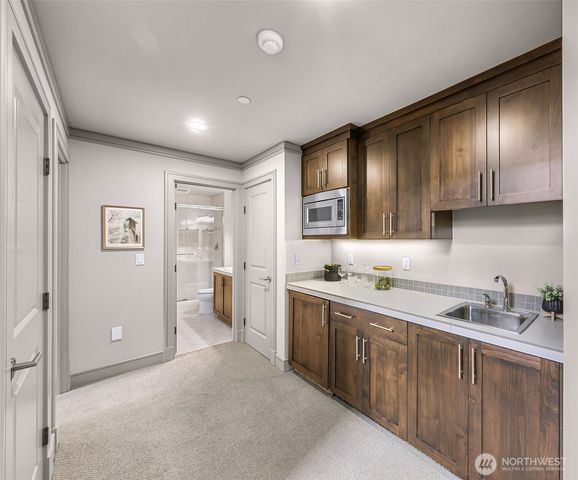 8451 SE 44th Street, Mercer Island, WA 98040