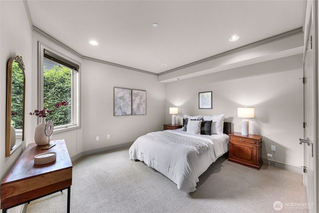 8451 SE 44th Street, Mercer Island, WA 98040