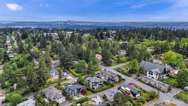 8451 SE 44th Street, Mercer Island, WA 98040