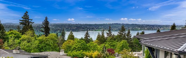 8451 SE 44th Street, Mercer Island, WA 98040