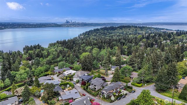 8451 SE 44th Street, Mercer Island, WA 98040