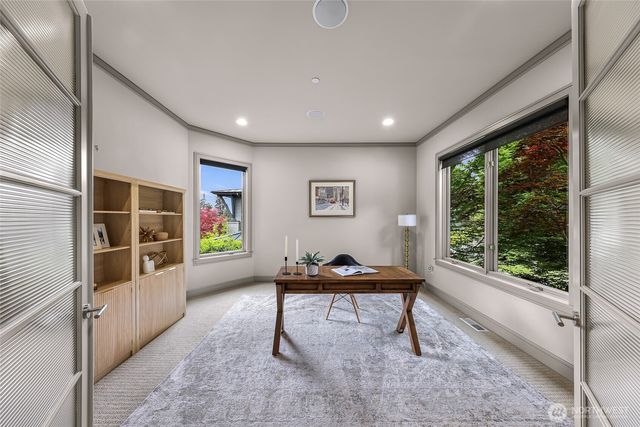 8451 SE 44th Street, Mercer Island, WA 98040