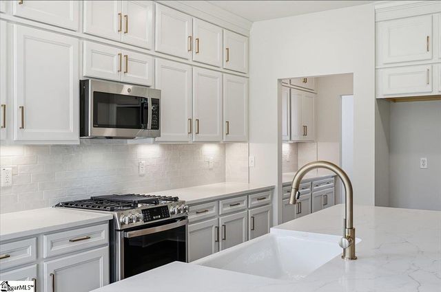 126 Mossend Street, Woodruff, SC 29388