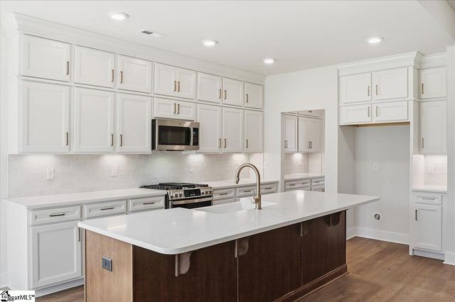 126 Mossend Street, Woodruff, SC 29388