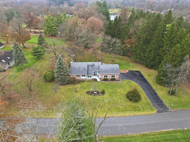 10906 Bunker Drive, Demotte, IN 46310