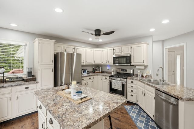 10906 Bunker Drive, Demotte, IN 46310