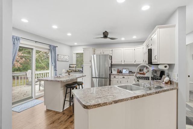 10906 Bunker Drive, Demotte, IN 46310