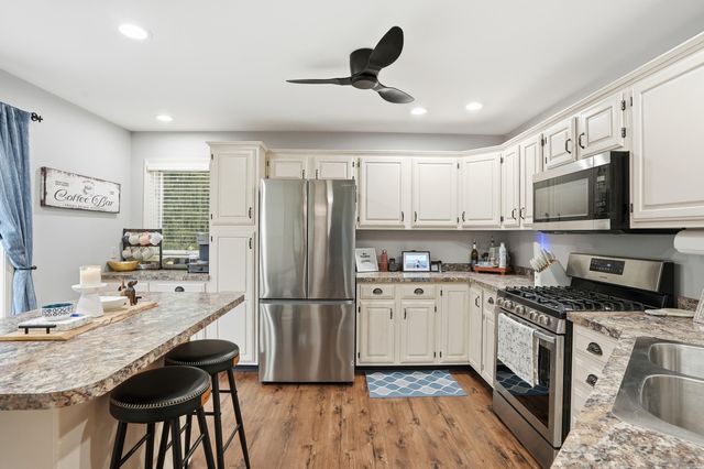 10906 Bunker Drive, Demotte, IN 46310