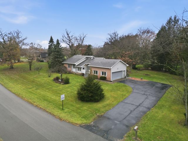 10906 Bunker Drive, Demotte, IN 46310