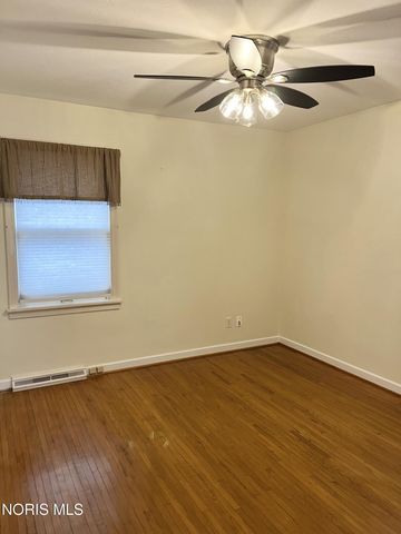 3222 Escott Avenue, Toledo, OH 43614