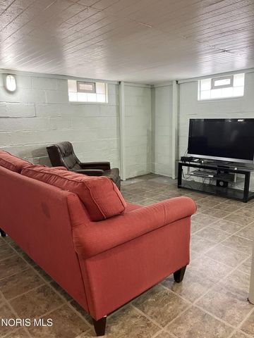 3222 Escott Avenue, Toledo, OH 43614