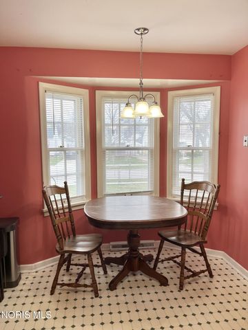 3222 Escott Avenue, Toledo, OH 43614