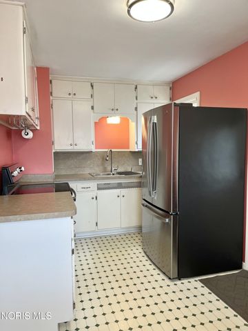 3222 Escott Avenue, Toledo, OH 43614