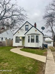 3222 Escott Avenue, Toledo, OH 43614
