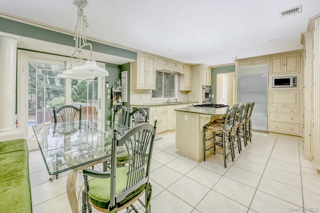 17 Snowdrop Drive, New City, NY 10956