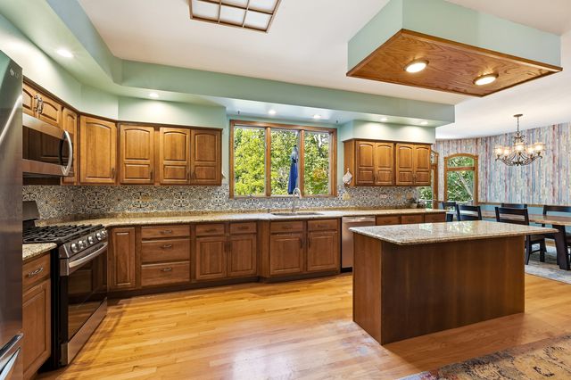 88 Crooked Creek Drive, Yorkville, IL 60560