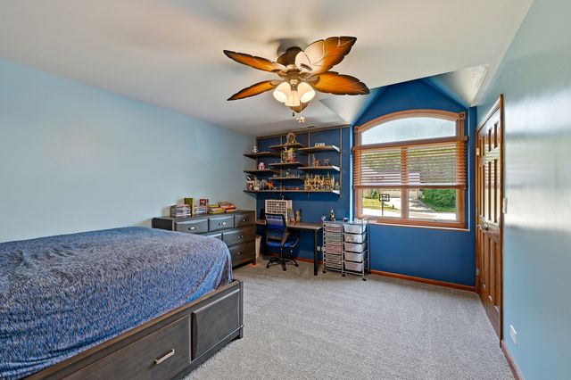88 Crooked Creek Drive, Yorkville, IL 60560