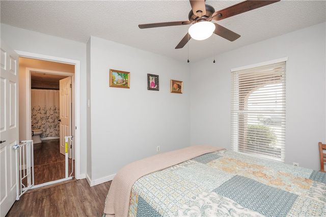 542 Vega Dr, Corpus Christi, TX 78418