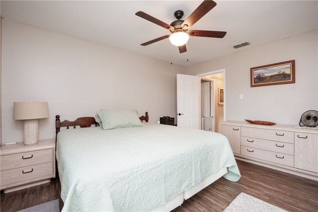 542 Vega Dr, Corpus Christi, TX 78418