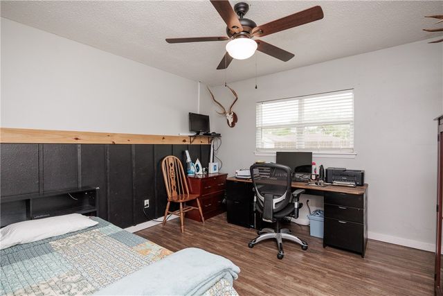 542 Vega Dr, Corpus Christi, TX 78418