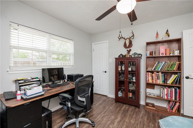 542 Vega Dr, Corpus Christi, TX 78418