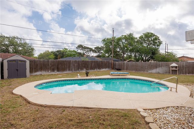 542 Vega Dr, Corpus Christi, TX 78418