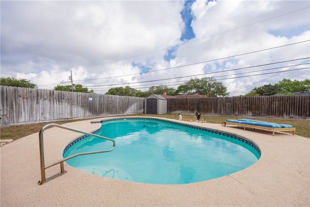542 Vega Dr, Corpus Christi, TX 78418