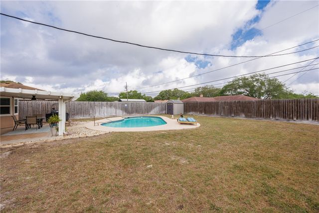 542 Vega Dr, Corpus Christi, TX 78418