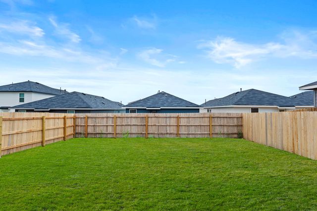 142 SURREY OAKS, Maxwell, TX 78656