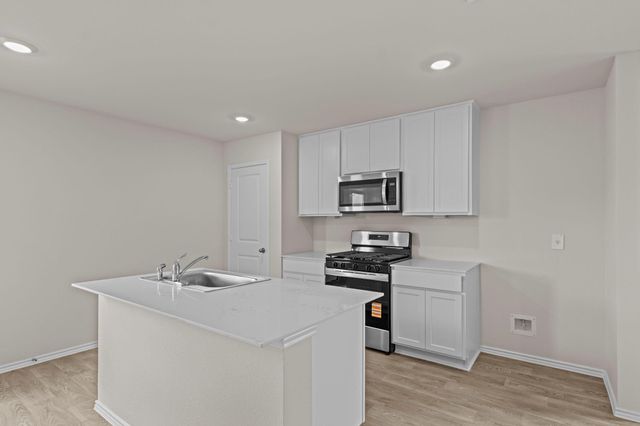 142 SURREY OAKS, Maxwell, TX 78656