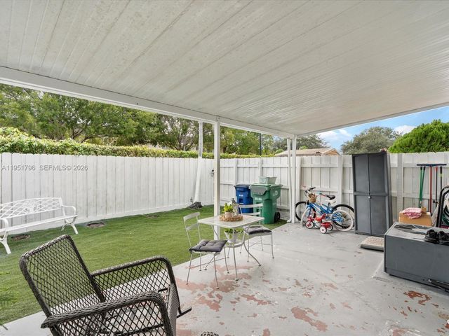 7377 NW 174th Ter 105, Hialeah, FL 33015