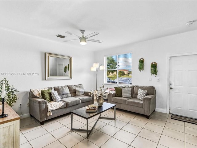 7377 NW 174th Ter 105, Hialeah, FL 33015