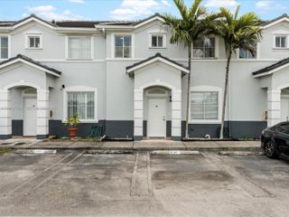 7377 NW 174th Ter 105, Hialeah, FL 33015
