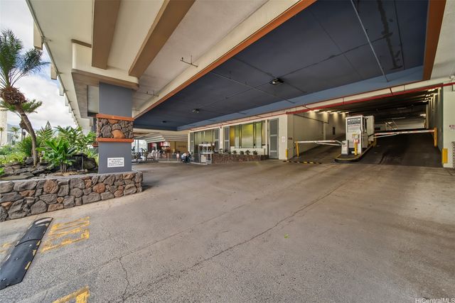 445 Seaside Avenue 708, Honolulu, HI 96815