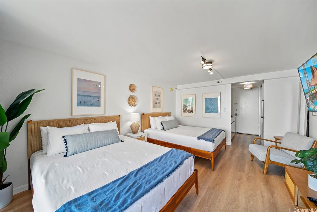 445 Seaside Avenue 708, Honolulu, HI 96815