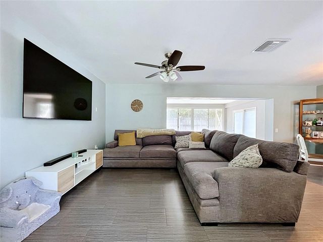 11524 70TH TERRACE, Seminole, FL 33772