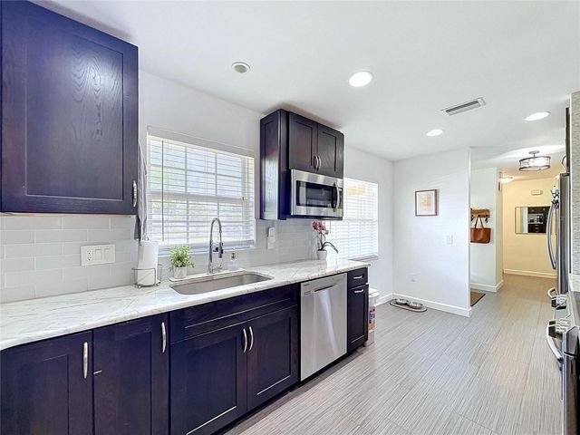 11524 70TH TERRACE, Seminole, FL 33772