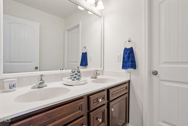 223 Genoa Lane, Clayton, NC 27527