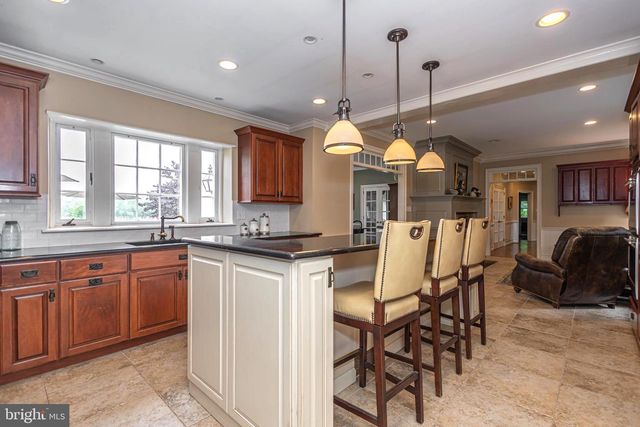 2101 STREET RD, New Hope, PA 18938