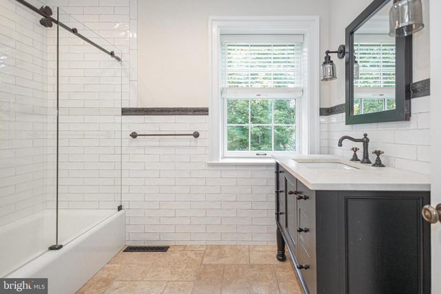 2101 STREET RD, New Hope, PA 18938