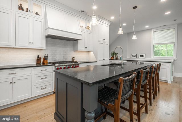 2101 STREET RD, New Hope, PA 18938