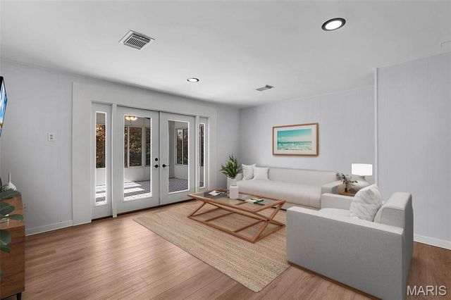 1019 Orchard Lakes Drive, Creve Coeur, MO 63146