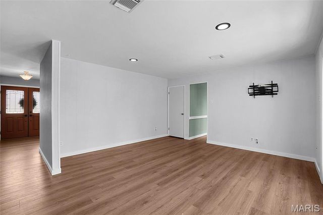 1019 Orchard Lakes Drive, Creve Coeur, MO 63146