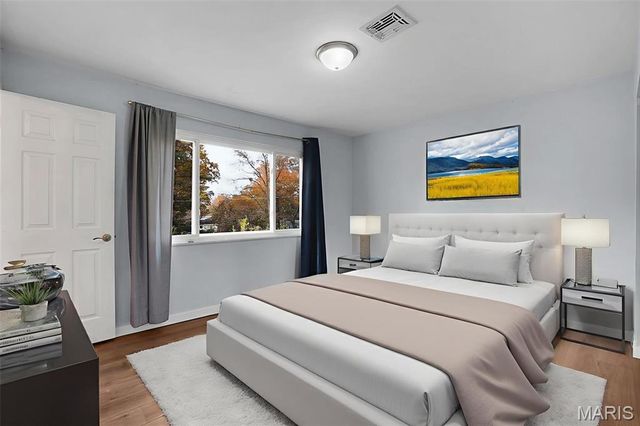 1019 Orchard Lakes Drive, Creve Coeur, MO 63146