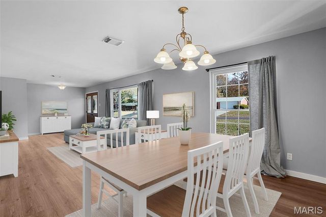 1019 Orchard Lakes Drive, Creve Coeur, MO 63146